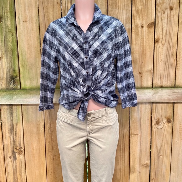 Staples Flannel Button Down Maternity Shirt M EUC - Picture 5 of 8